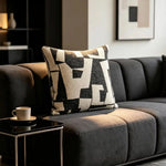 housse coussin géométrique moderne polyester coton noir blanc orange beige minimaliste contemporain ornemental 45x45cm