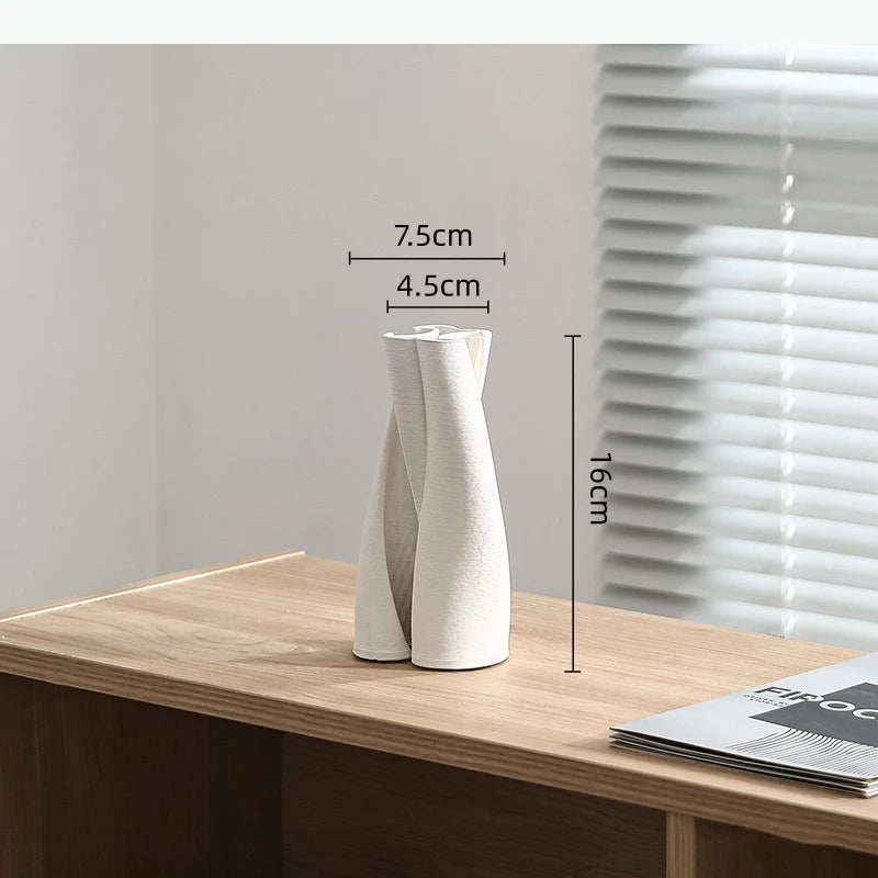 vase céramique blanc rayures ondulées moderne décoration intérieur plissé tridimensionnel transparent table