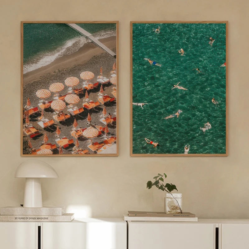affiche moderne toile paysage plage parasols nageurs vert beige orangé poser sans cadre minimaliste