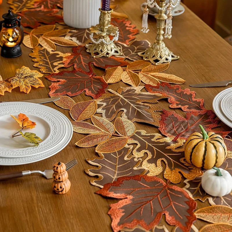 nappe décorative automnale feuilles érable brodées rustique couleurs marron orange rouge doré