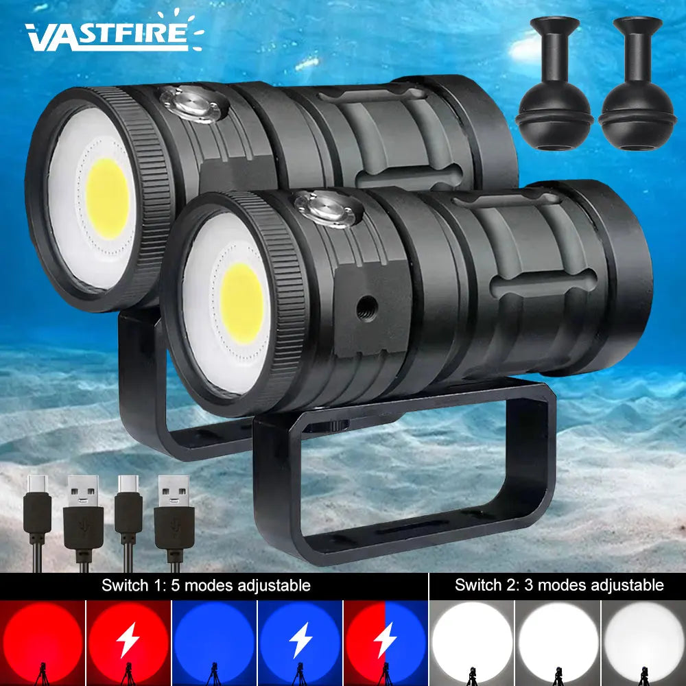 lampe torche sous marine led rechargeable intense éblouissante robuste moderne poignée