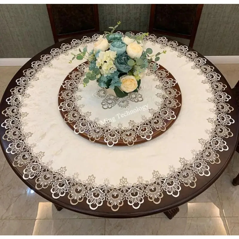 serviette table brodée fleuriale diamètre 50cm blanc élégante réutilisable polyester machine laverextérieur noël