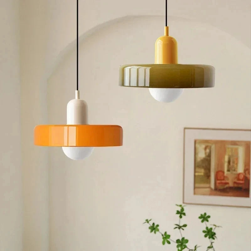 lumière suspendue moderne verre opaque ajouré rouge vin blanc orange jaune vert câble noir