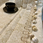 rideau occultant beige doré motif floral brodé classique ruban décoratif luxe