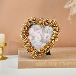 cadre photo or rose moderne baroque roses sculptées fond floral support noir