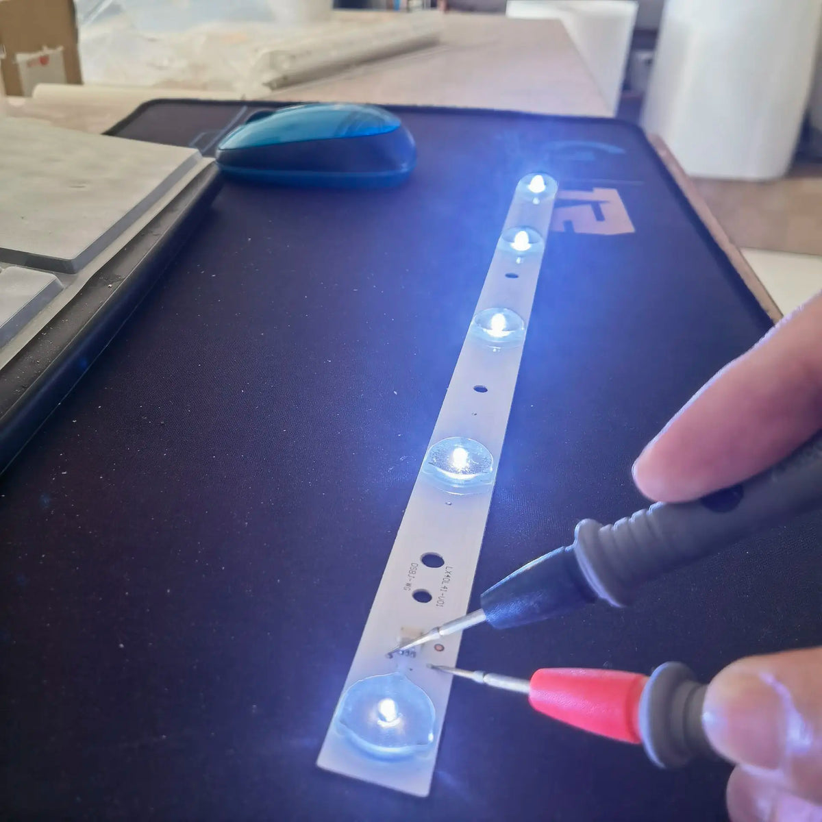 ruban lumineux led blanc clips magnétiques moderne fonctionnel fixations clips