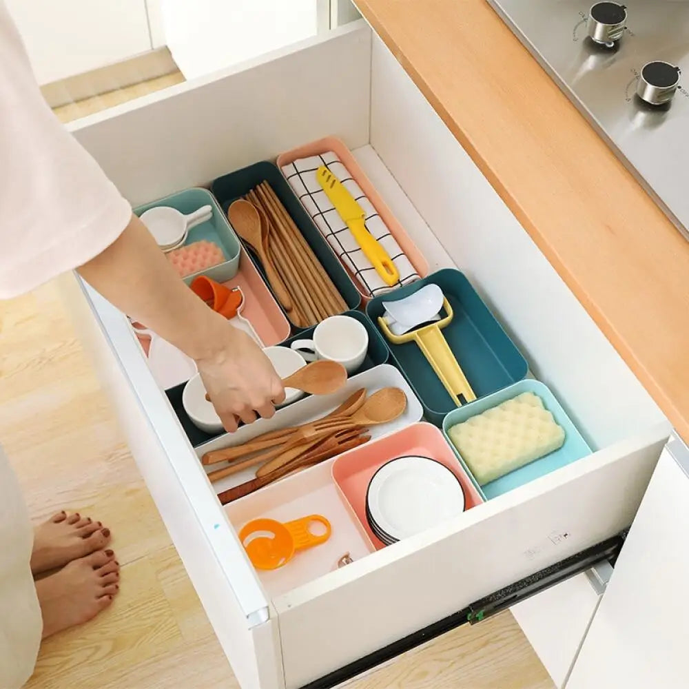 boîtes rangement réutilisables plastique moderne rose bleu blanc minimalistes multifonctionnelles cosmétiques cuillères fourchettes assiettes