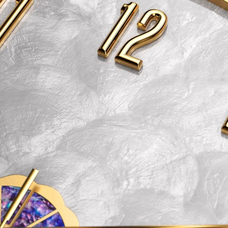 horloge murale moderne décorative aiguille géométrique nacre doré blanc iridescent