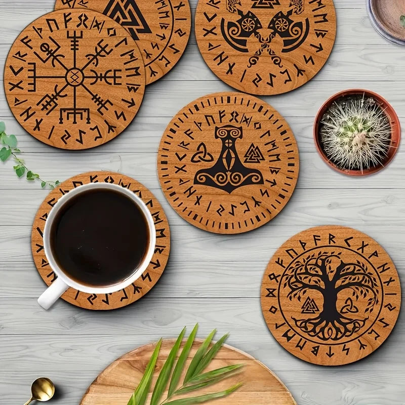 coasters bois marron clair symboles runiques arbre vie martelage nordique traditionnel decoration maison