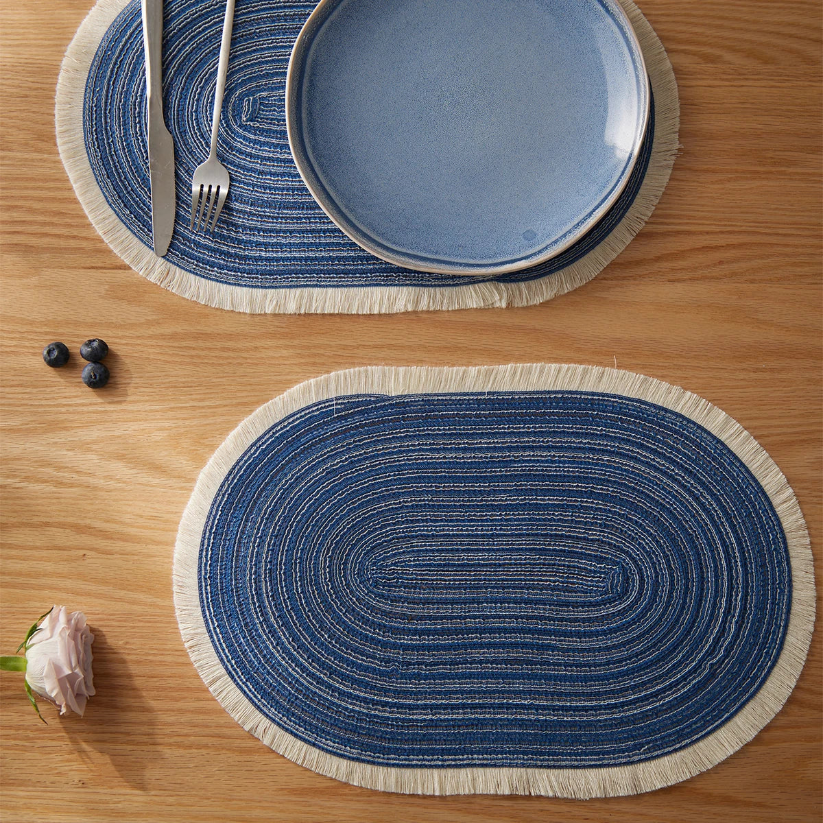 tapis table moderne bleu marine blanc rayures horizontales franges 30x45cm rustique