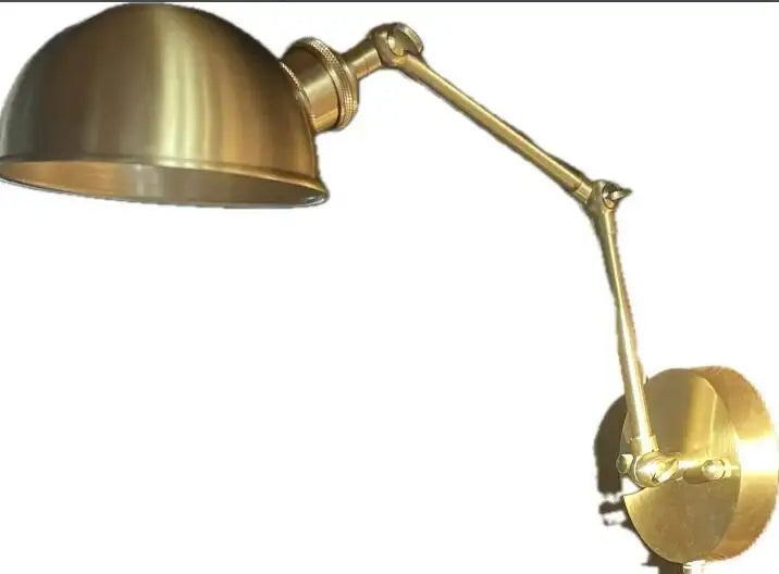 lampe murale industrielle dorée lisse fixée mur interrupteur câble électrique moderne cuisine chambre