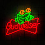 enseigne lumineuse néon logo budweiser grenouille couleur rouge bleu jaune vert fixations câble usb