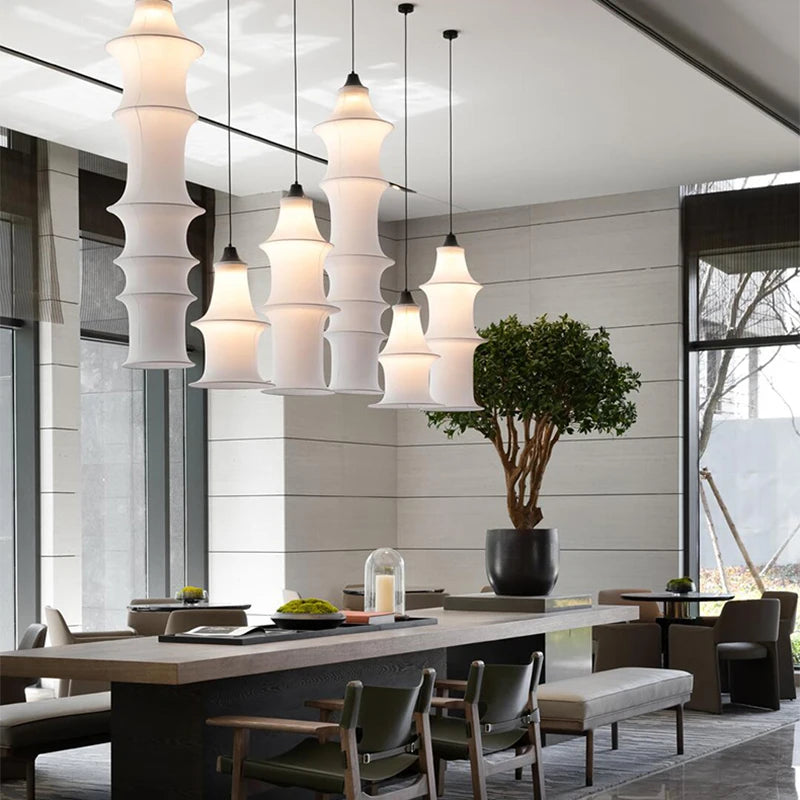 suspension lumineuse moderne conique blanc câble suspendu salon étude lumière neutre flux luminescente