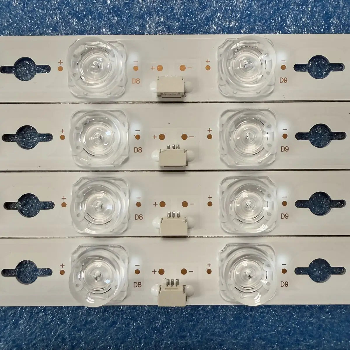 bande lumineuse led rétro éclairage téléviseur blanc adhésive connecteurs modernes écran plat grande taille