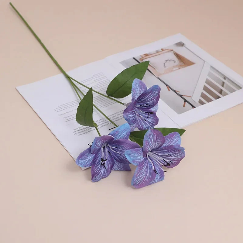 fleurs artificielles lys violet rose blanc décoration moderne mariage intérieur anniversaire baby shower