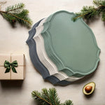 assiettes classiques opaques vert gris beige rose pâle 30x43cm lisses dorées cuillères