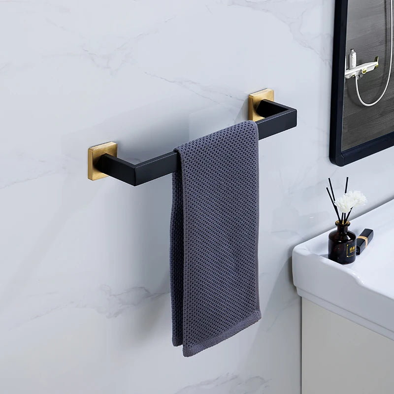 ensemble accessoires salle bain noir doré porte serviette crochet papier mural moderne