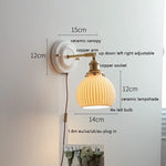 lampe murale vintage blanc doré texture relief ampoule led interrupteur chaîne éclairage quotidien moderne