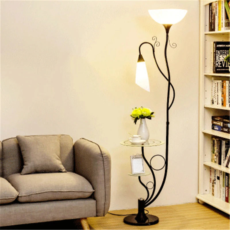 lampe sol moderne tablette motif floral blanc noir décointérieur