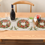 table noël chemin table motifs flocons rennes sapins tassel rouge vert festive decoration