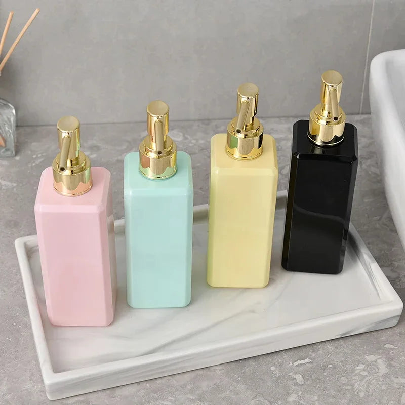 distributeur savon liquide bouteille rechargeable pompe contemporain rose clair vert pastel noir blanc mat