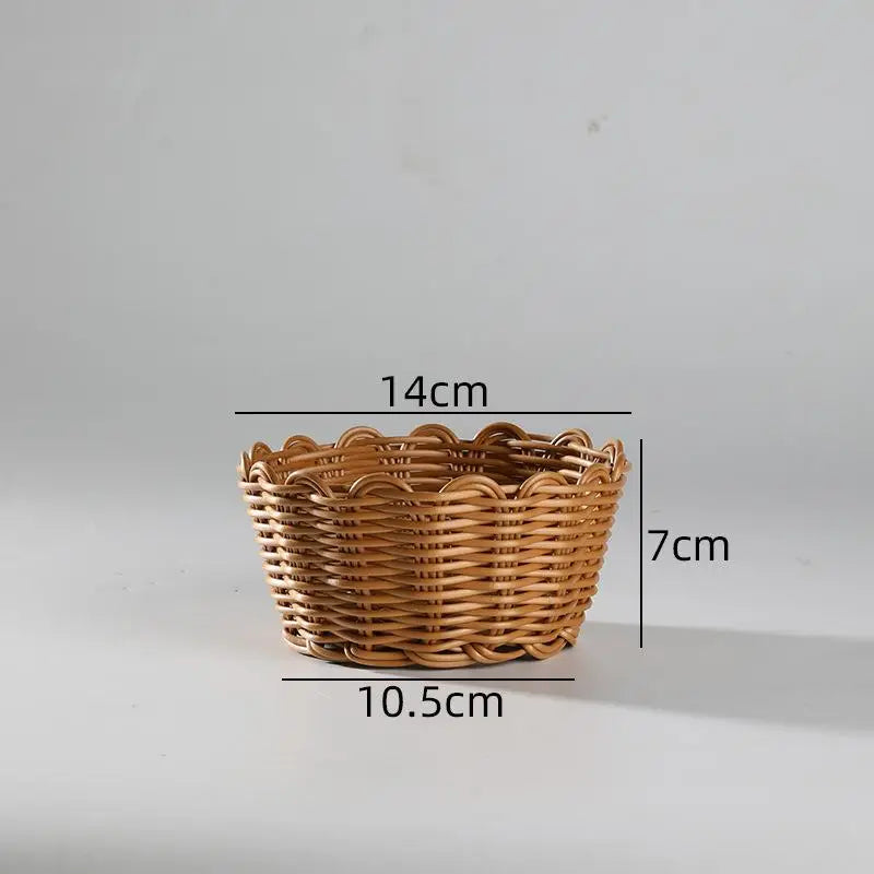 panier osier marron clair tissage traditionnel rustique poignées métalliques fruits légumes maison restaurant