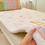 couverture patchwork douce ours coeurs rose beige blanc vintage enfantine tapis sieste pliable