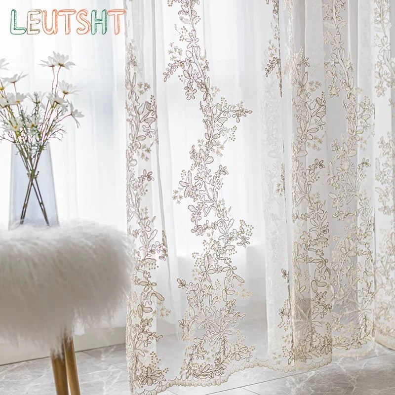 rideau blanc brodé fleurs transparent moderne chambre salon hospitalière