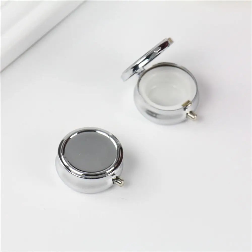 boîte rangement outils portable argenté blanc moderne compact empilable respectueux environnement deux sections compartments