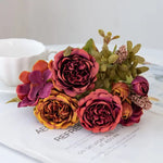 décoration intérieure bouquet fleurs artificielles pivoine rose blanche rouge romantique élégant vase transparent jardins