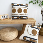 housse coussin brodée motif géométrique moderne blanc marron gris respectueux environnement décoration maison polyester