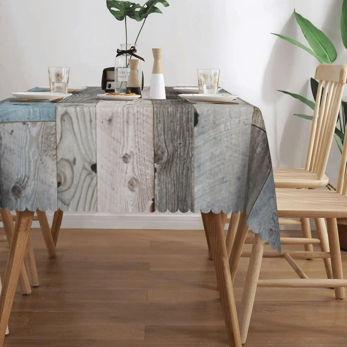 nappe table texture bois gris bleu rustique moderne rectangle fête assiettes couverts verres