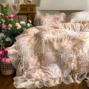 housse couette floral volants soyeuse beige rose violet vert romantique