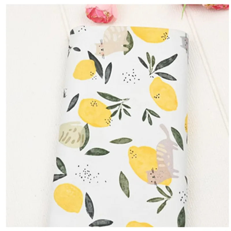 tissu coton imprimé citrons feuilles chats illustration simple vert olive marron blanc beige clair