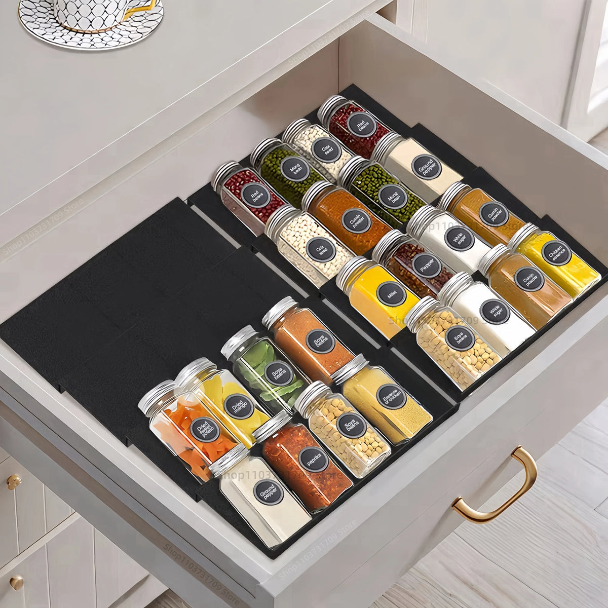 tapis rangement épices noir blanc texture tissée moderne organisation cuisine épicerie étiquettes