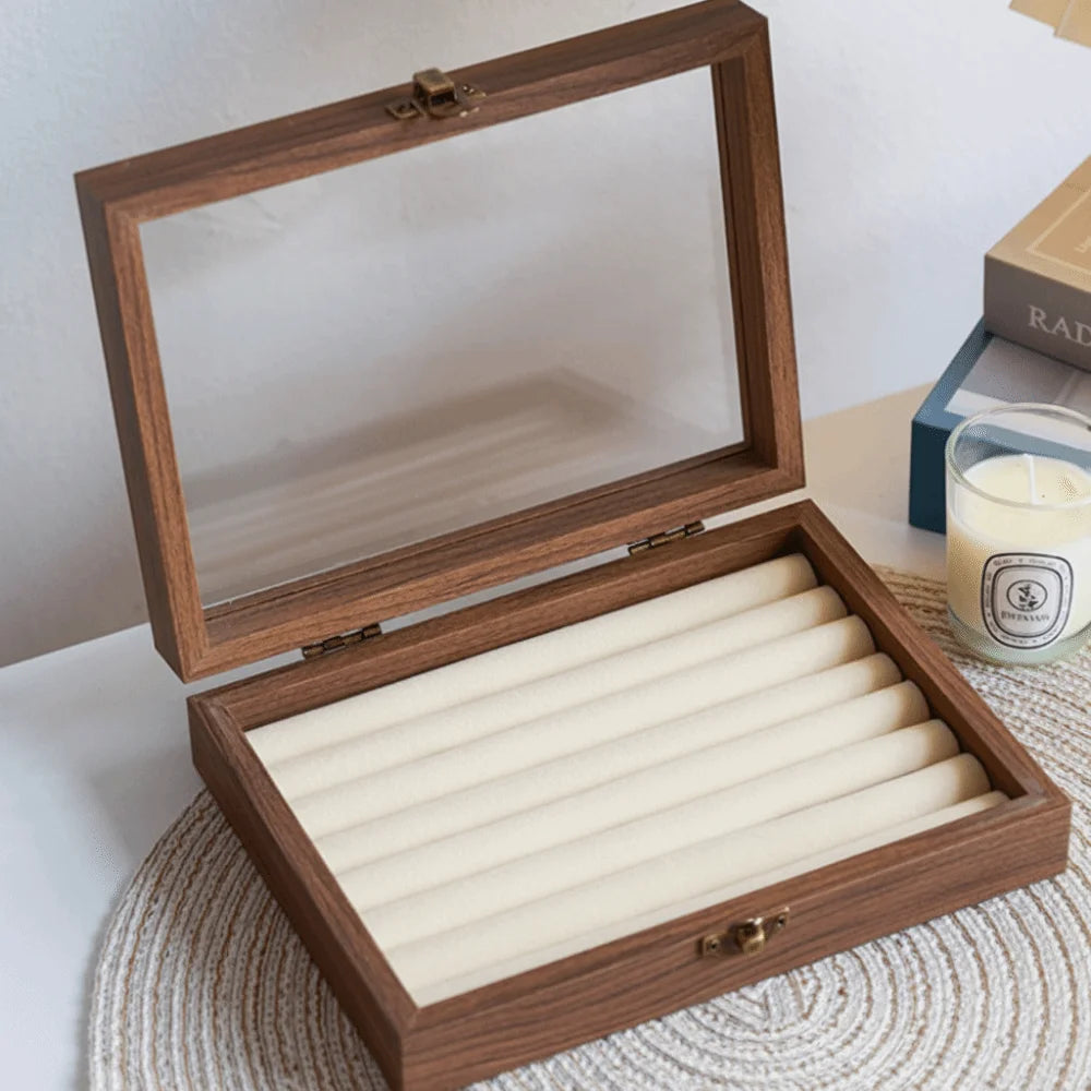 boîte rangement bijoux velours bois élégante or blanc diamants classique opaquet