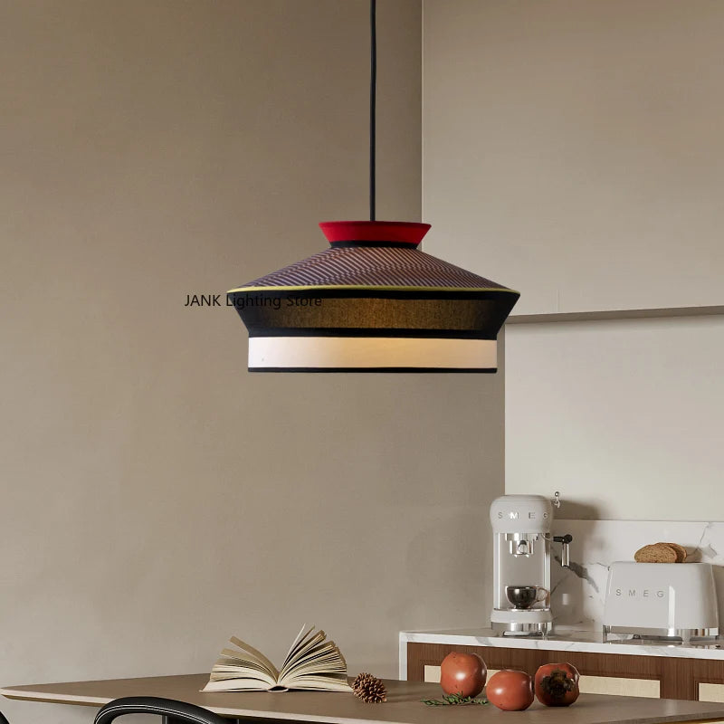 Suspension lumineuse tissu rayures horizontales moderne noir blanc rouge jaune bleu