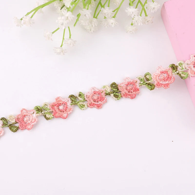 ruban décoratif brodé fleurs rose violet jaune vert polyester largeur cm fleurs brodées opaquet