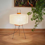 lampe table moderne blanc doré noir ampoule led pieds métalliques rayures horizontales
