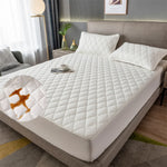 protège matelas imperméable bleu clair gris blanc quilté moderne maison
