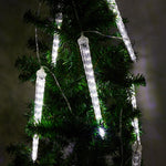 Guirlande LED glaçons blanc froid avant-toit maison
