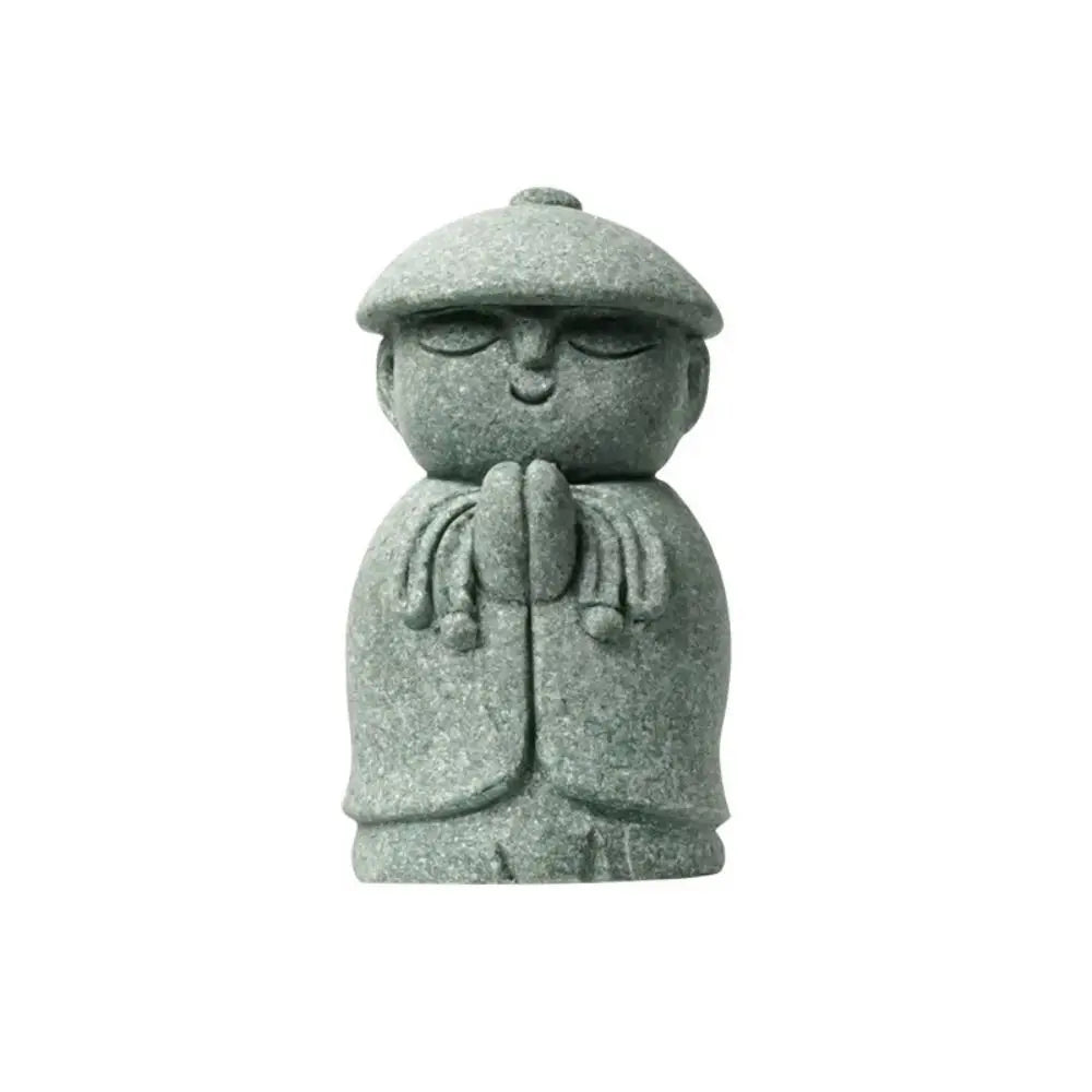 statuette bouddhiste vert clair granitée minimaliste sculptural durable extérieure intérieure ornement jardin porte bonheur