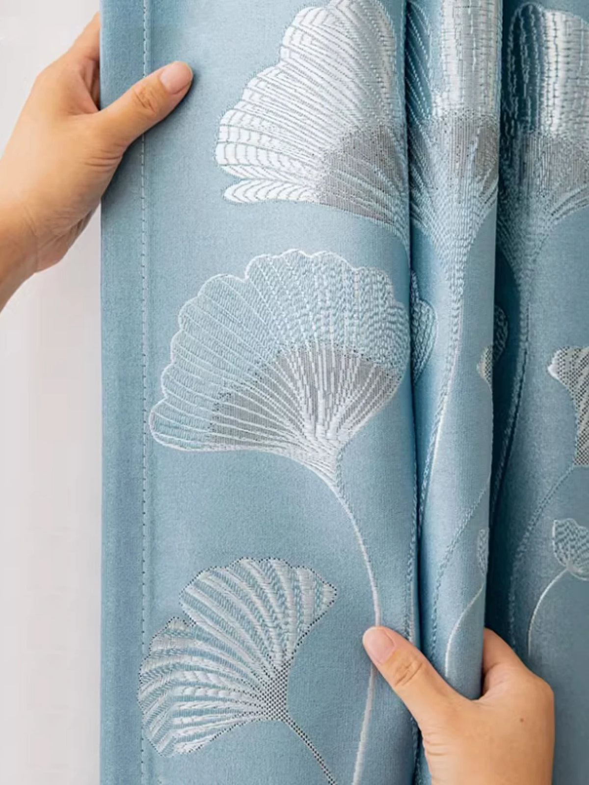 rideau moderne bleu clair imprimé floral feuilles ginkgo opacité blackout polyester Jacquard