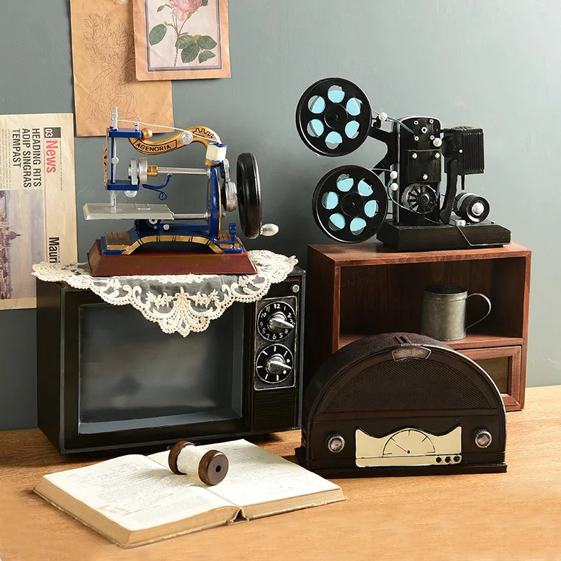 décoration maison objet rétro radio vintage appareil photo machine écrire gramophone classique noir