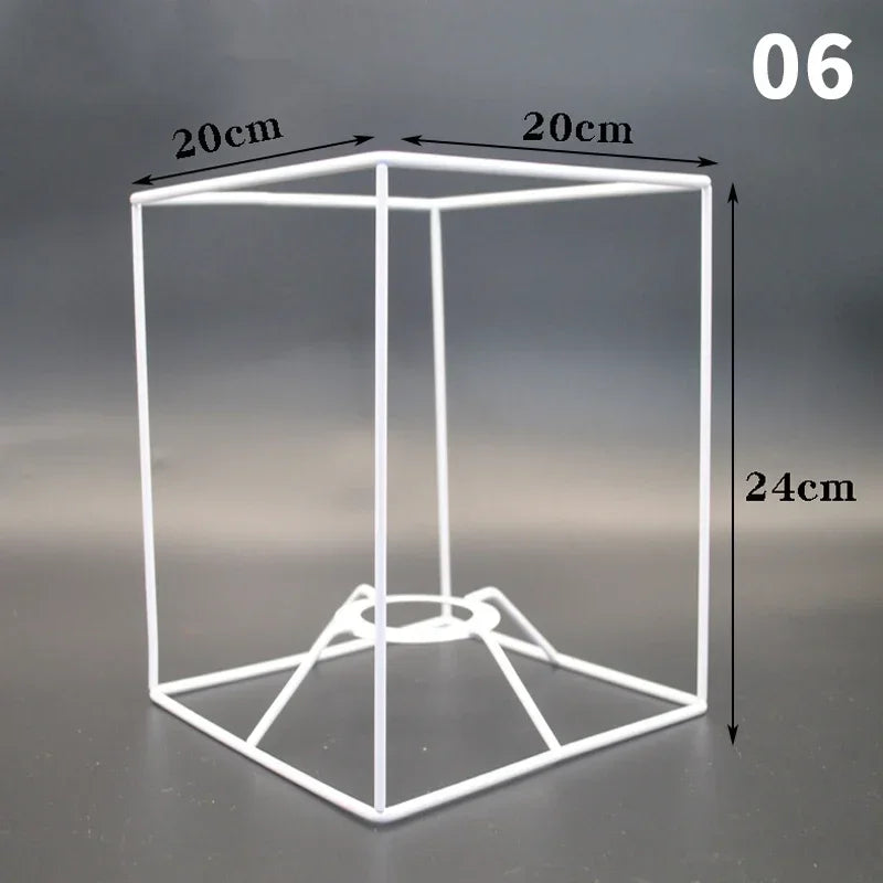 support lampe blanc grille métallique moderne cadre fer abat jour table décoration intérieur