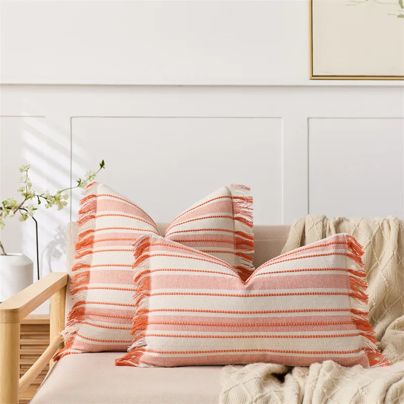 coussin housse rayé bleu marine blanc moderne pièces franges pompons décoration intérieure rustique adhésif