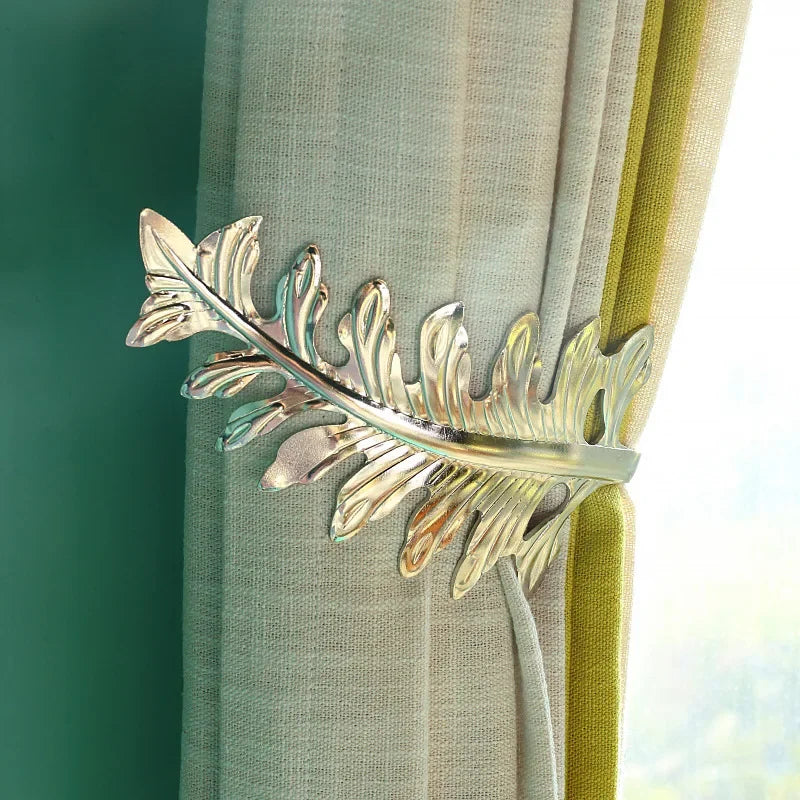 pince rideau feuille stylisée moderne métal fer couleur dorée fixations decorationintérieur anneaux boucles