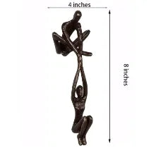 sculpture abstraite moderne résine marron foncé décorative intérieure pouces hauteur minimaliste figure humaine interaction