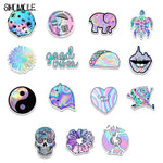 stickers holographiques assortiment violet rose bleu motifs véhicules animaux alimentos symboles personnages adhésifs