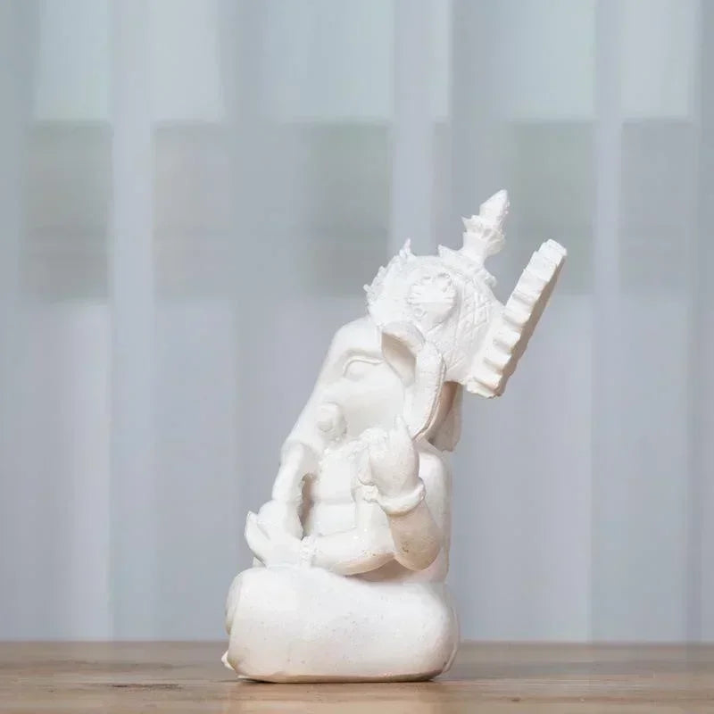 statue ganesha résine sculptée traditionnelle décoration intérieure beige clair blanc cassé religieuse